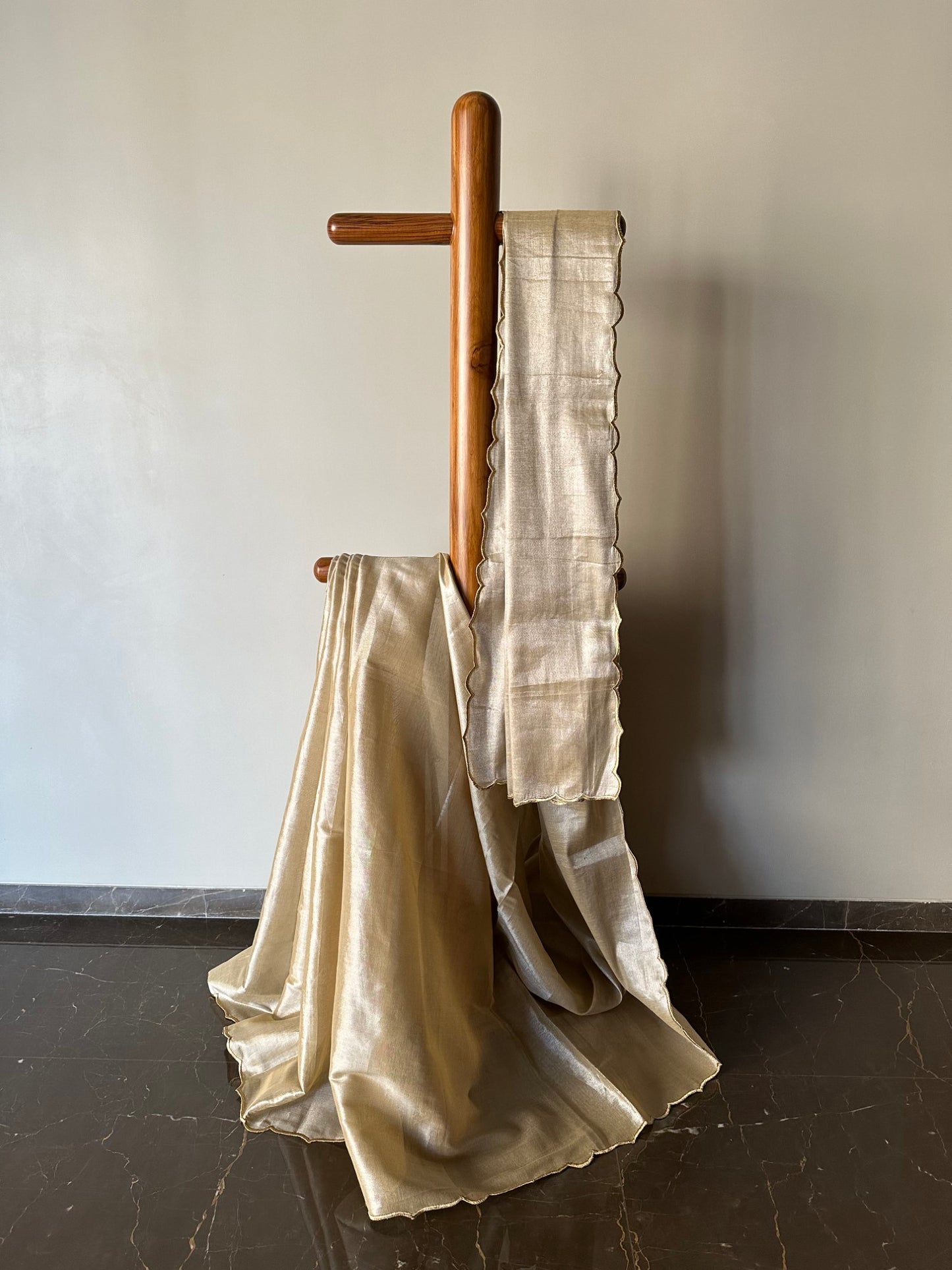 Handloom Tissue Saree with Scallop Border