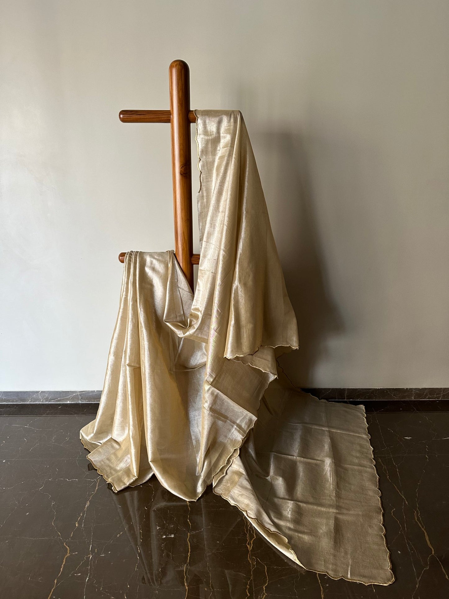 Handloom Tissue Saree with Scallop Border