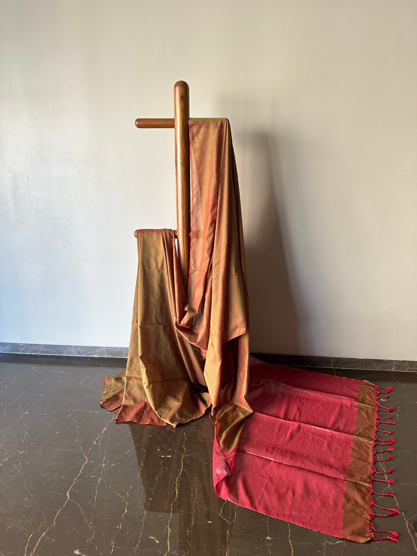 Plain Khadi Cotton Saree with Metallic Pallu --